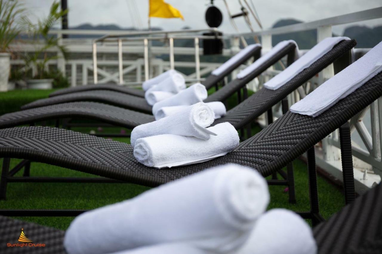 Legend Cruise Hotel Ха Лонг Екстериор снимка